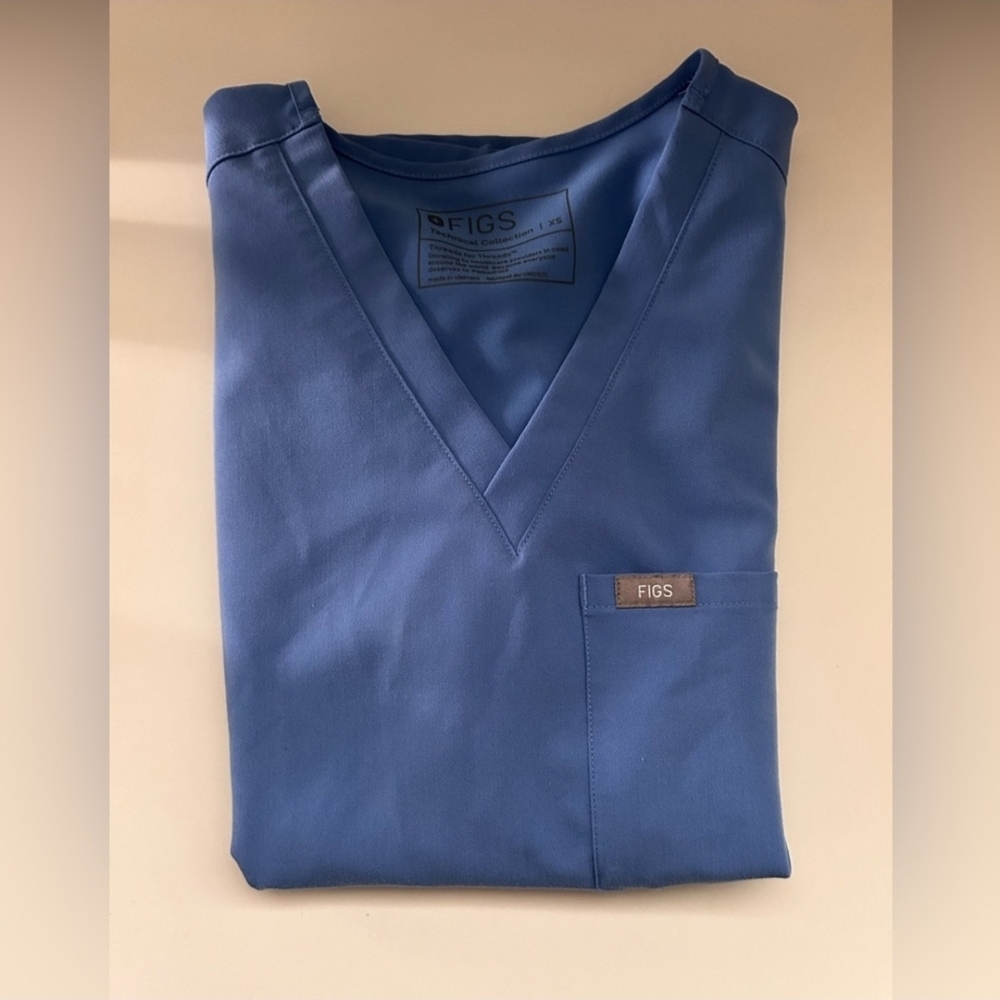 Figs Women's Light Blue Scrub Set